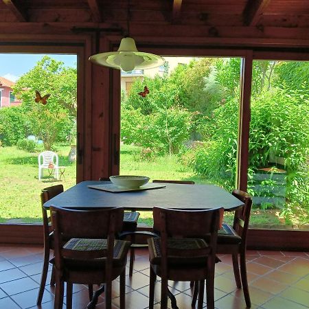 Villetta Con Giardino A Due Passi Dal Mare Империа Екстериор снимка