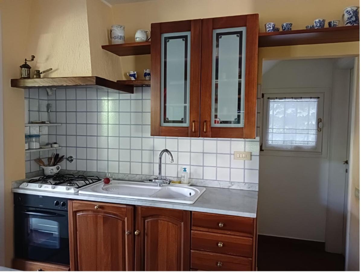 Villetta Con Giardino A Due Passi Dal Mare Империа Екстериор снимка
