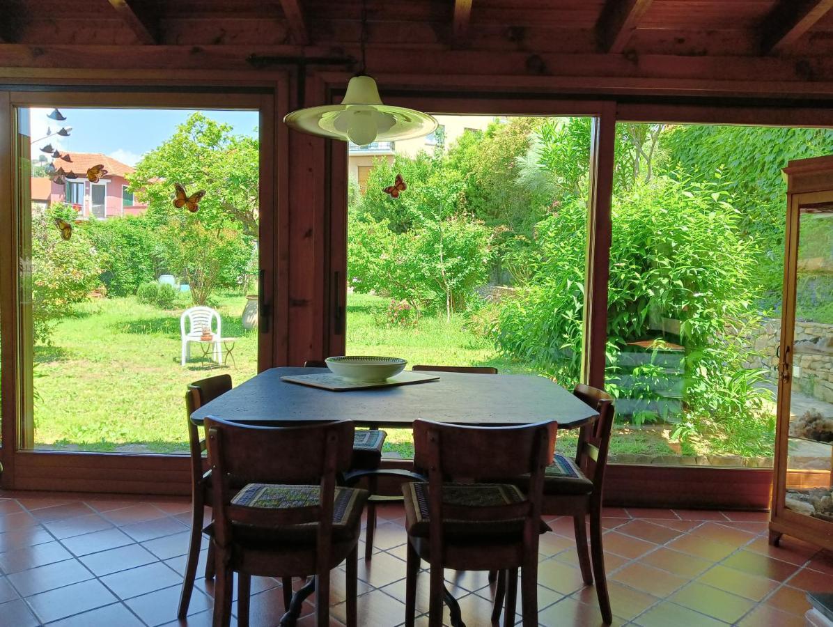 Villetta Con Giardino A Due Passi Dal Mare Империа Екстериор снимка