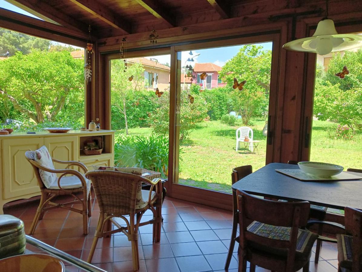 Villetta Con Giardino A Due Passi Dal Mare Империа Екстериор снимка