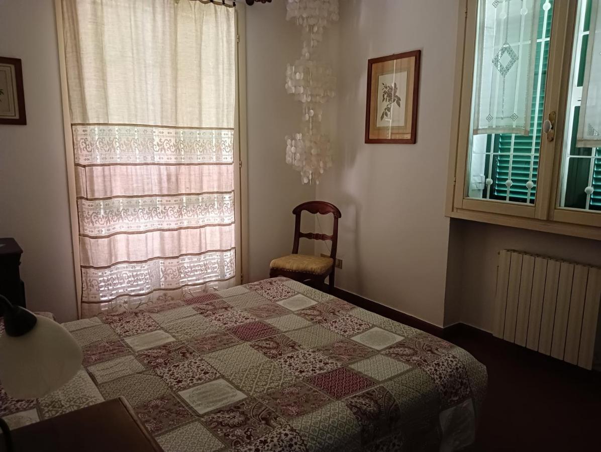 Villetta Con Giardino A Due Passi Dal Mare Империа Екстериор снимка