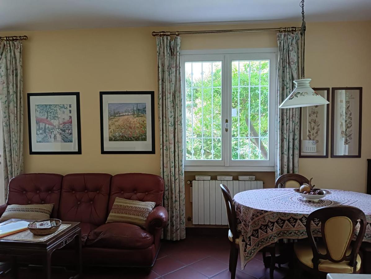 Villetta Con Giardino A Due Passi Dal Mare Империа Екстериор снимка