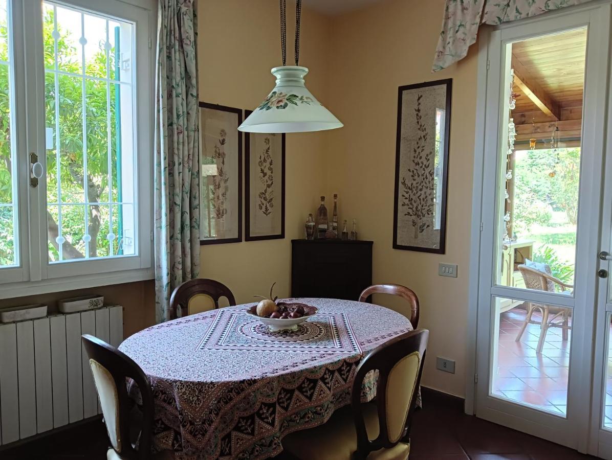Villetta Con Giardino A Due Passi Dal Mare Империа Екстериор снимка